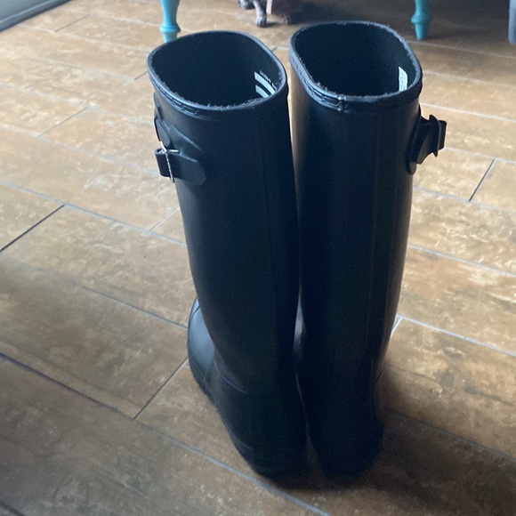 Black hunter boots w/ socks. Size 9. Great condition-some scuffs (pictured). - Picture 6 of 10